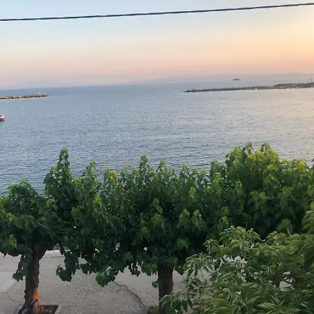 Jonny O, Apartment By The Sea Loutraki  Exterior photo