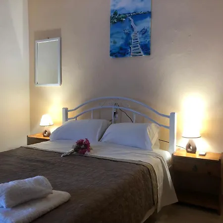 Jonny O, Apartment By The Sea Loutraki  Exterior photo
